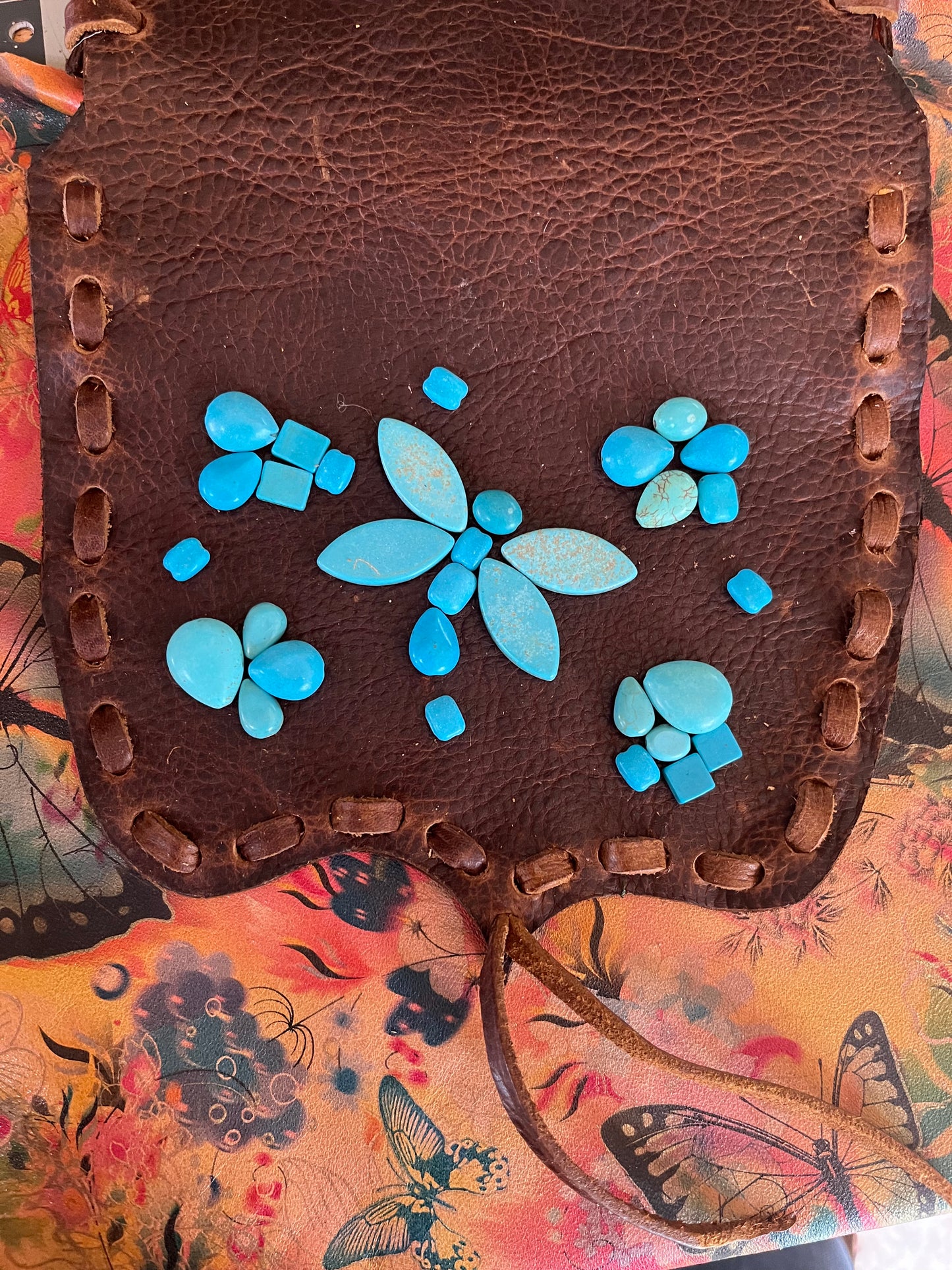 Pretty back cinch purse