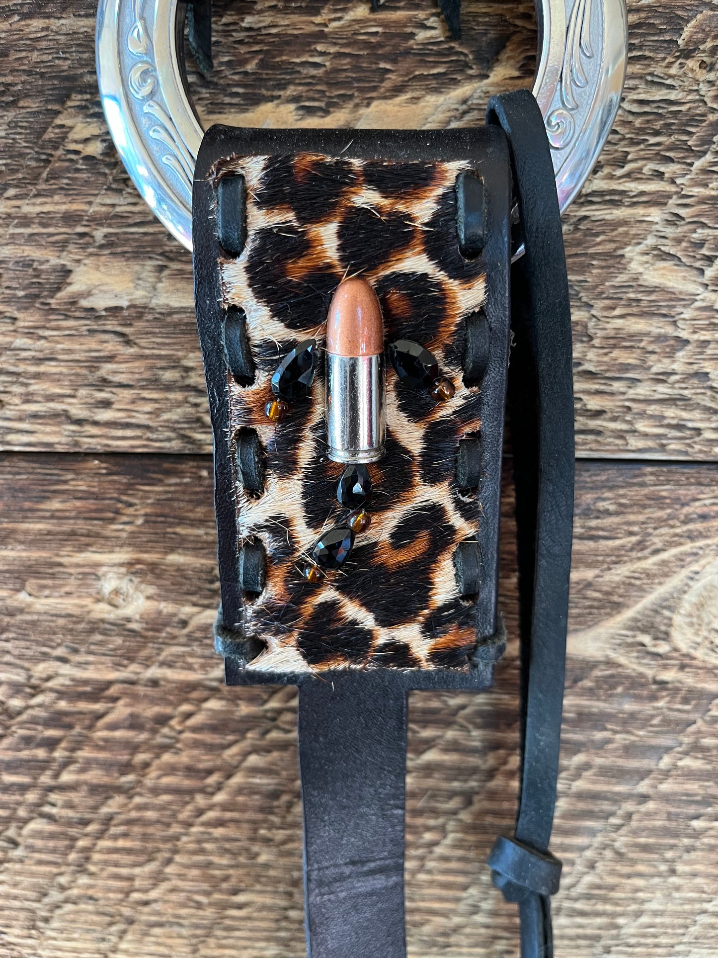 Leopard pistola